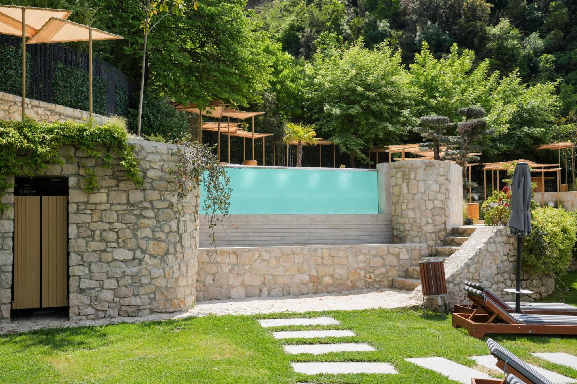 Select Hill 3*