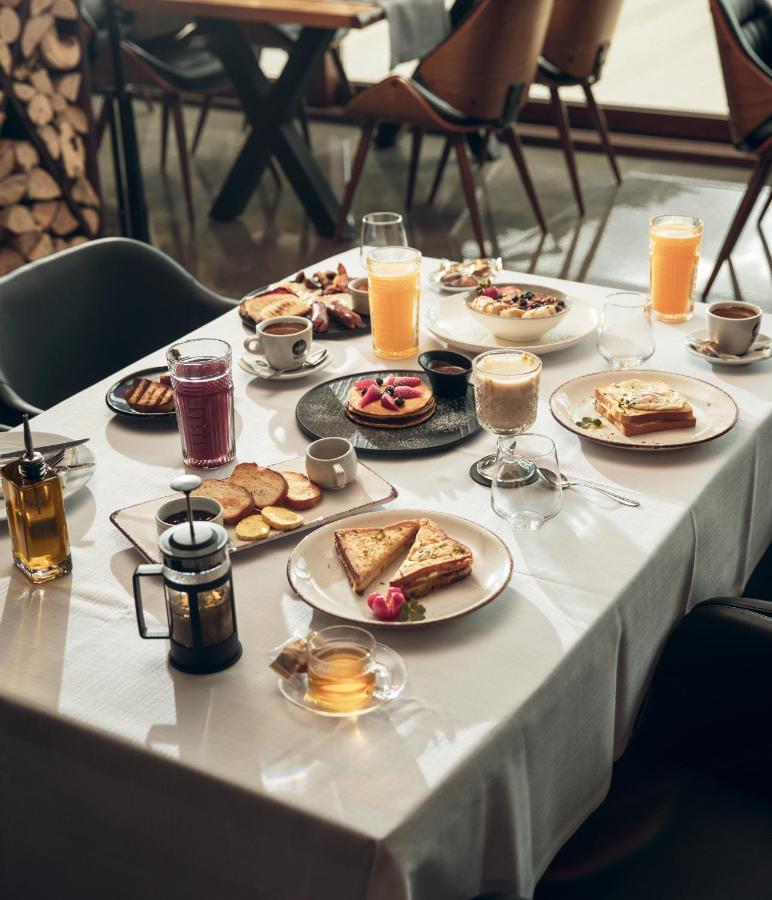 Select Hill Hotel 3*
