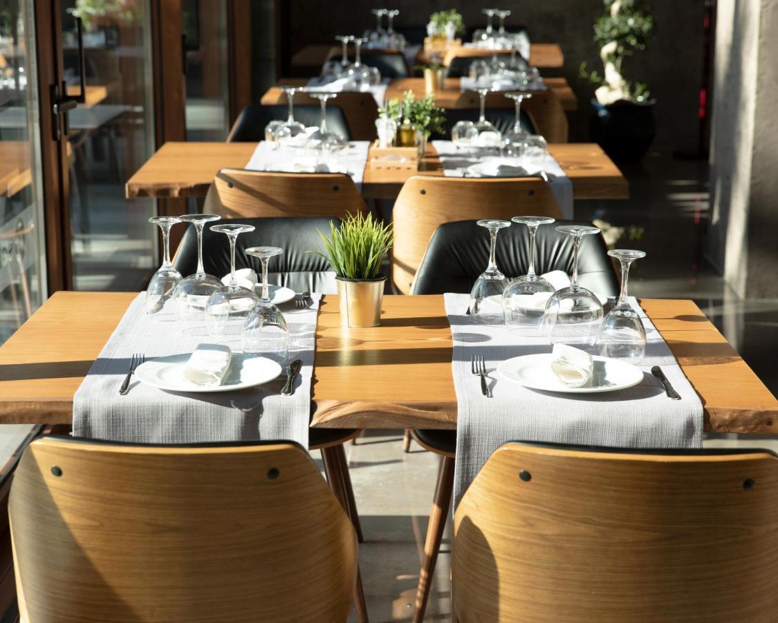 Select Hill Hotel Linze